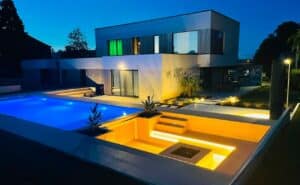 Découvrez un espace piscine privé à Momignies, idéal pour profiter d’un moment de détente en toute intimité. Un lieu privatif avec piscine et espace bien-être pour une expérience unique en Belgique.